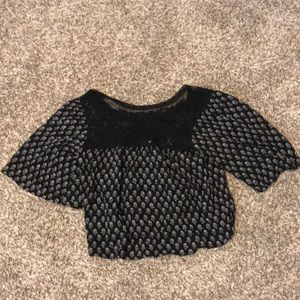 A black forever 21 crop top